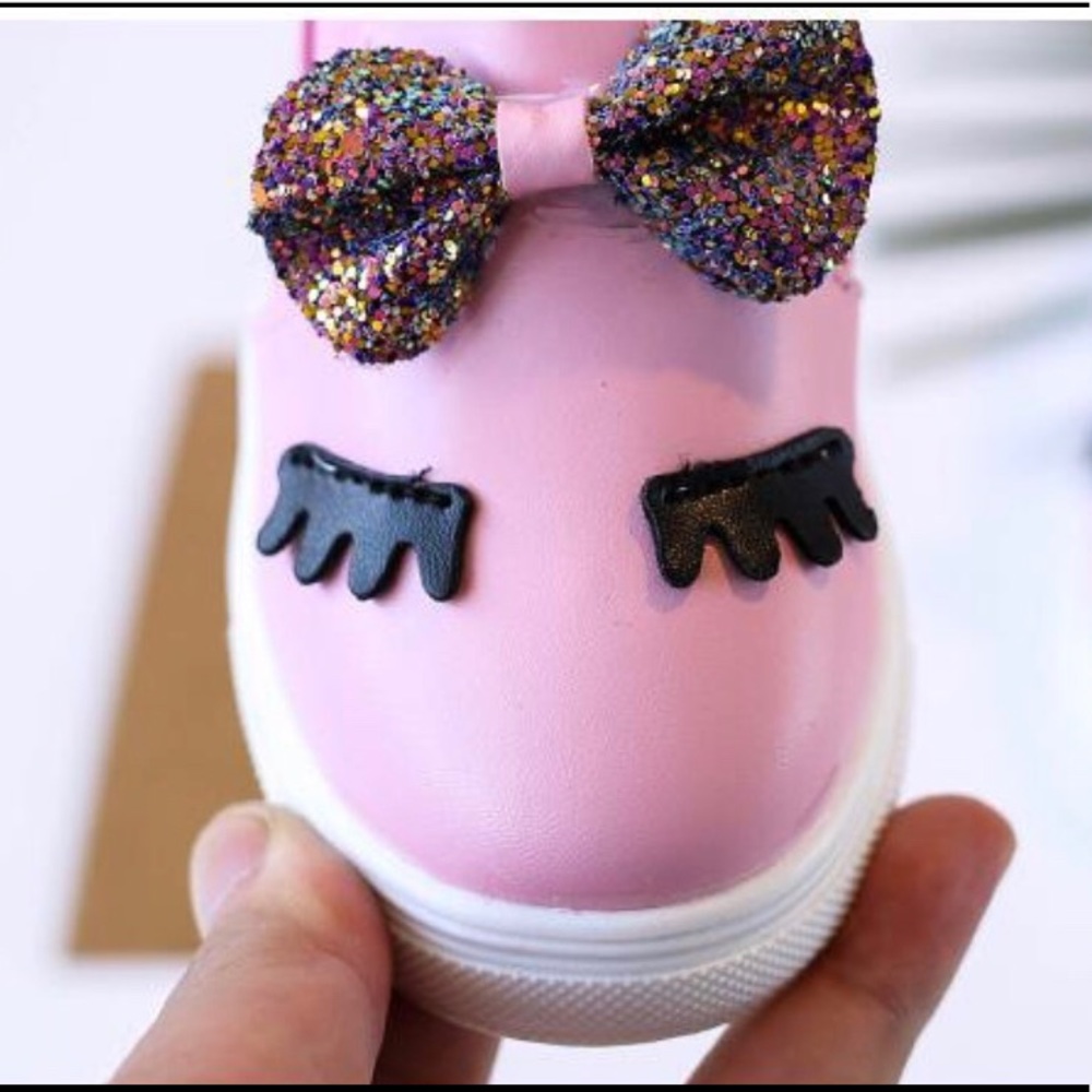 Eyelashes and Bows Shoes